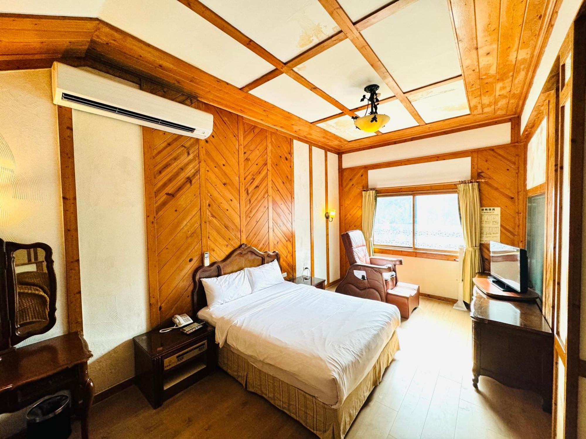Ivy Motel Чиай Сити Екстериор снимка