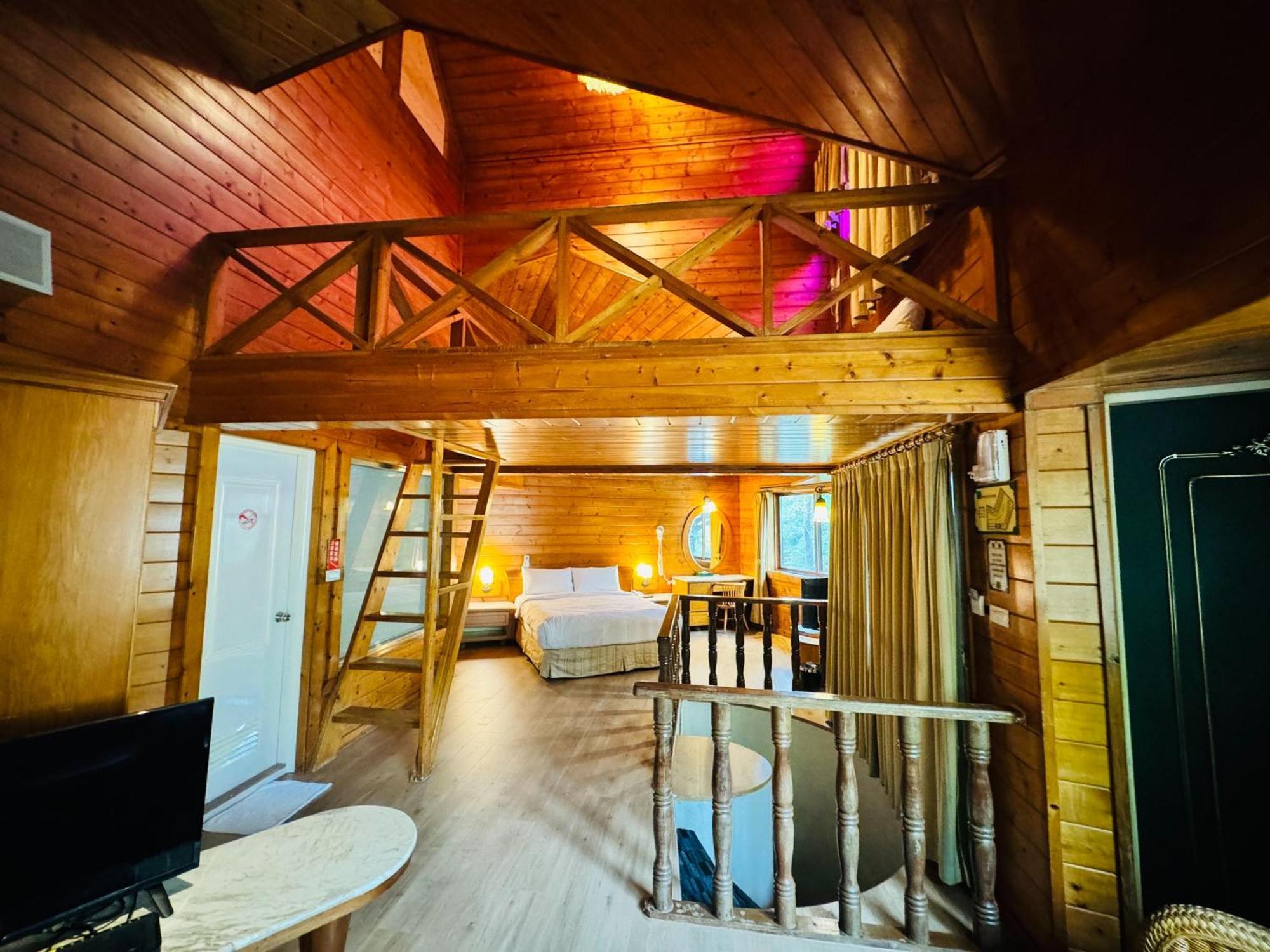 Ivy Motel Чиай Сити Екстериор снимка